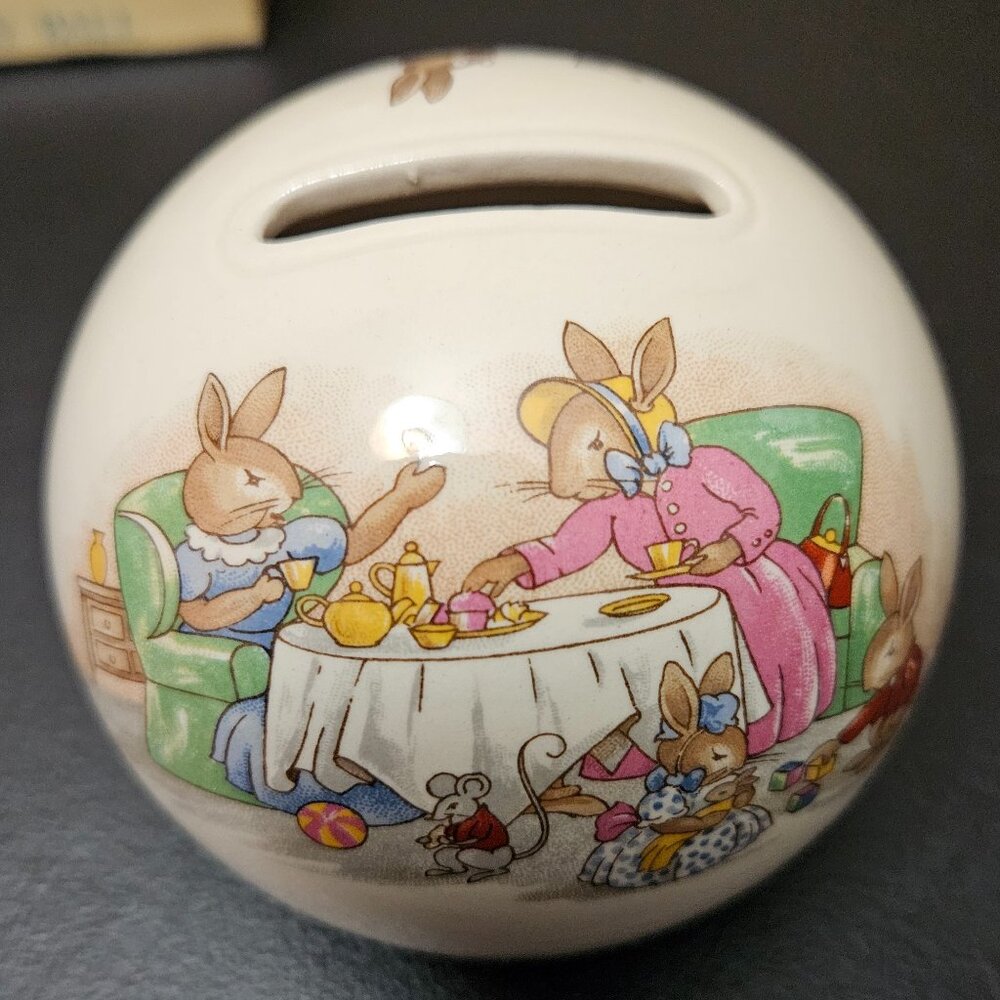Royal Doulton Bunnykins(1936) Money Ball (1981) Coin Bank